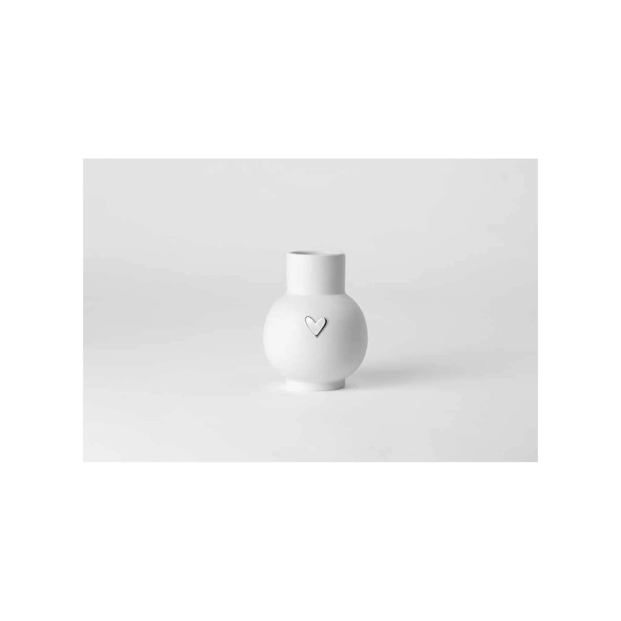 Love Heart Ball Vase Rader