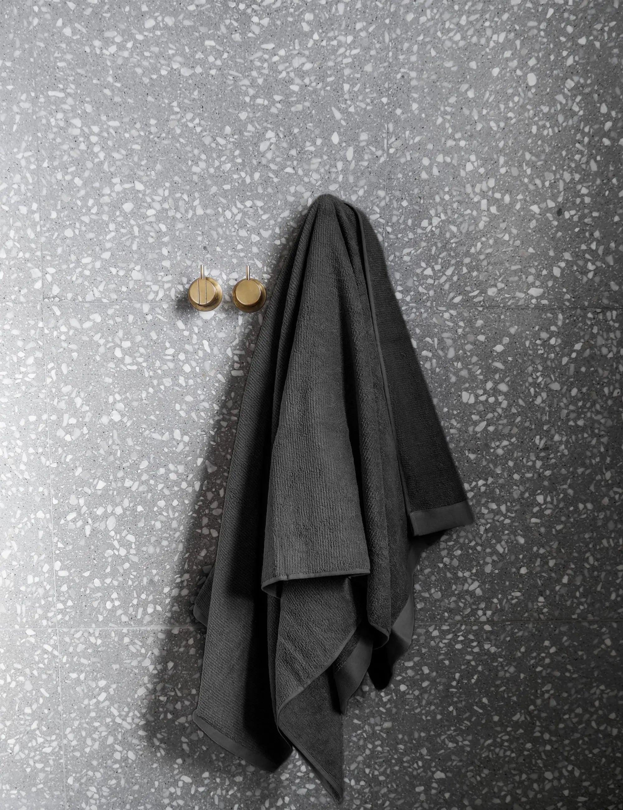 Elegance Bath Towel Grey 70 x 240 cm Elvang