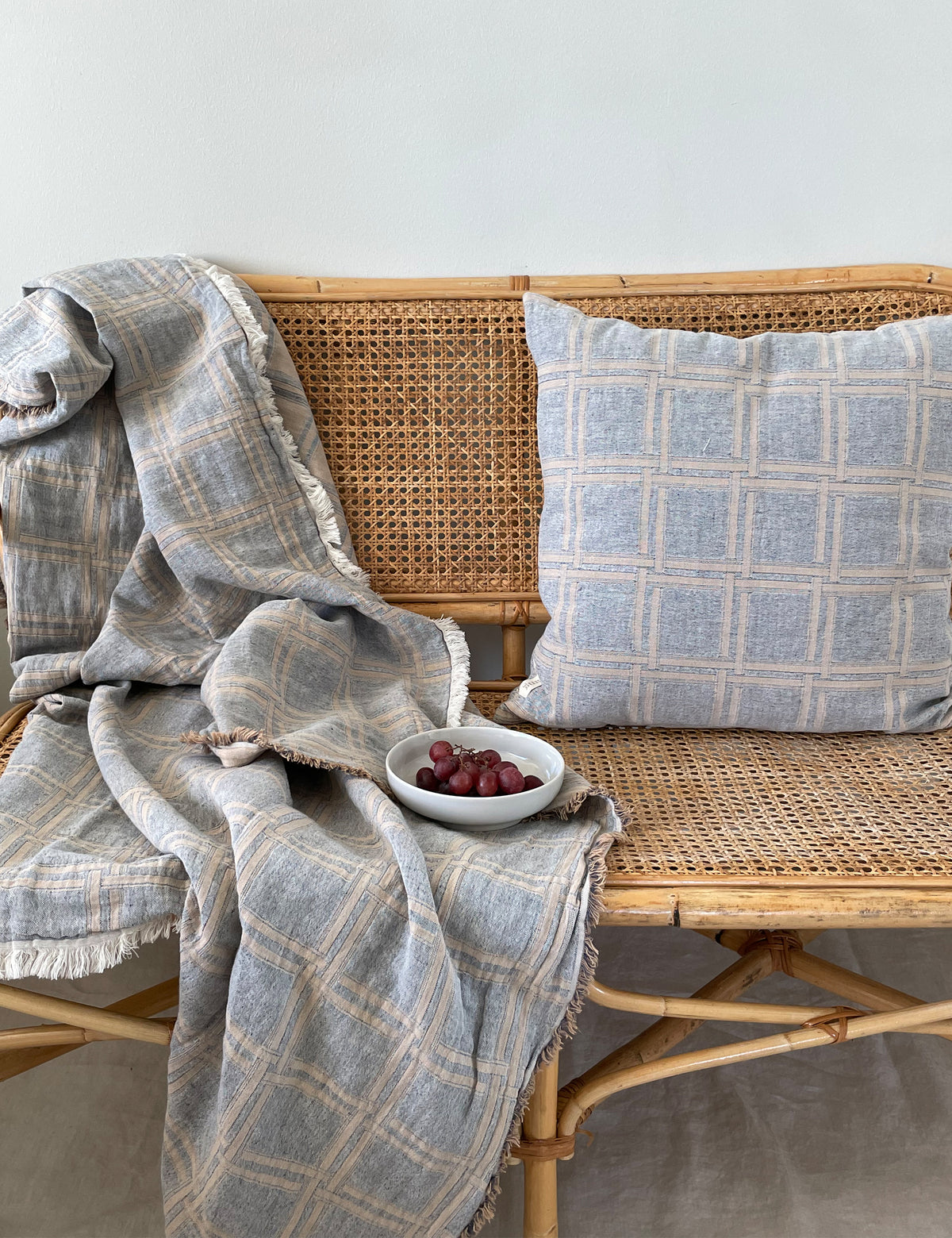 Dahlia Throw