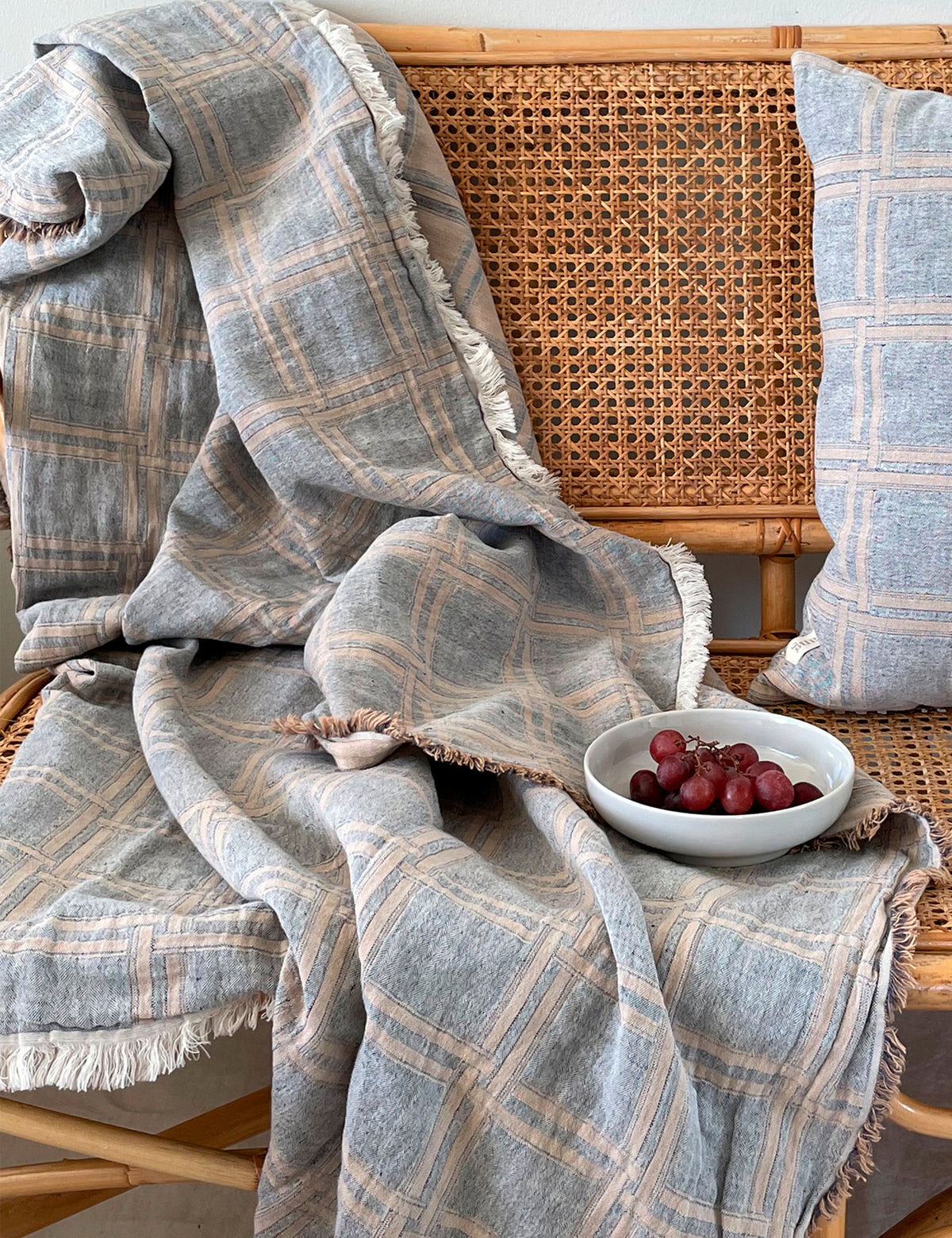 Dahlia Throw