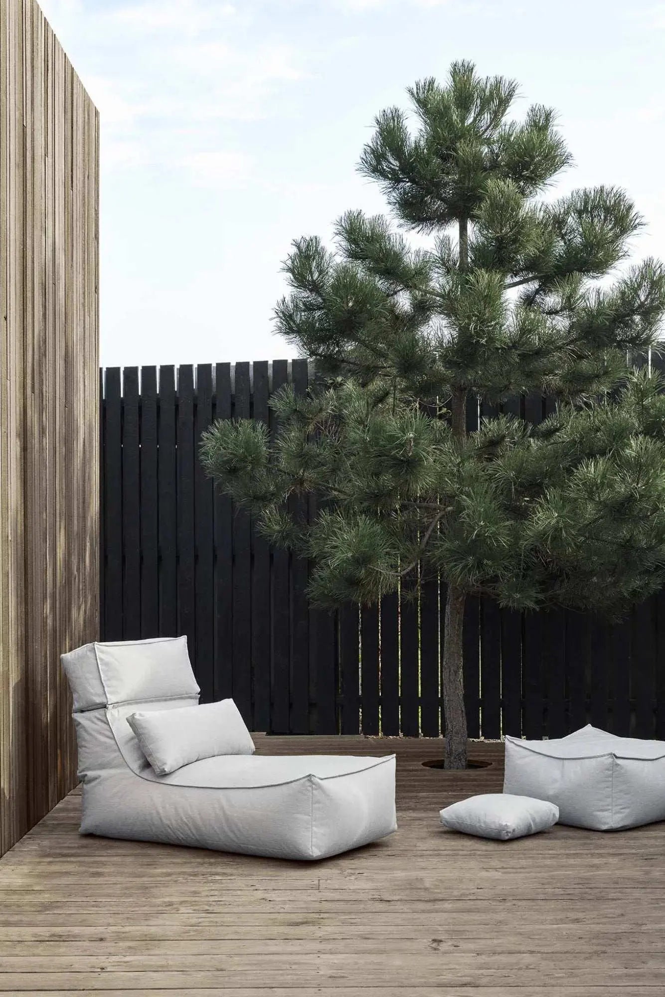 Blomus Lounger + Cushion Bundle - Stay Collection