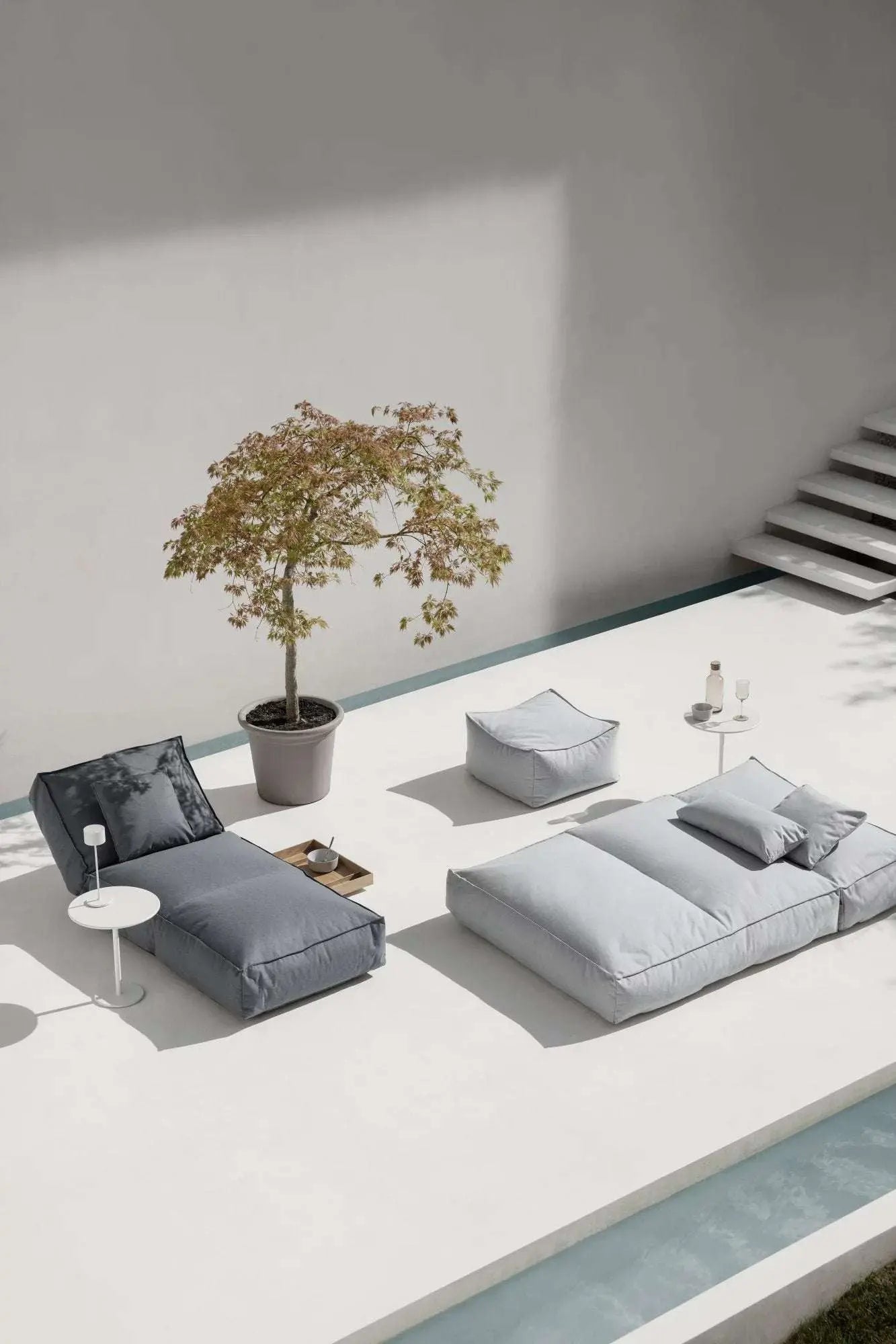 Blomus Lounger + Cushion Bundle - Stay Collection