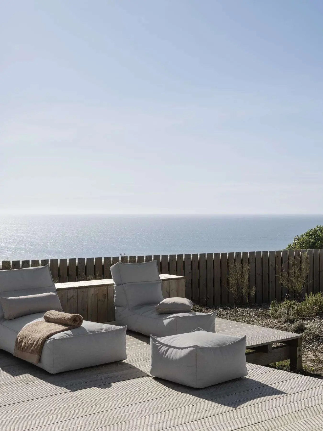 Blomus Lounger + Cushion Bundle - Stay Collection