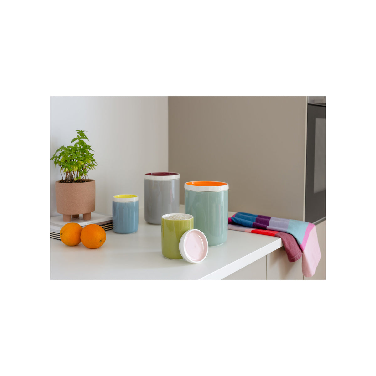 Porcelain Canister for Kitchen Storage 1.5 Litre Capacity