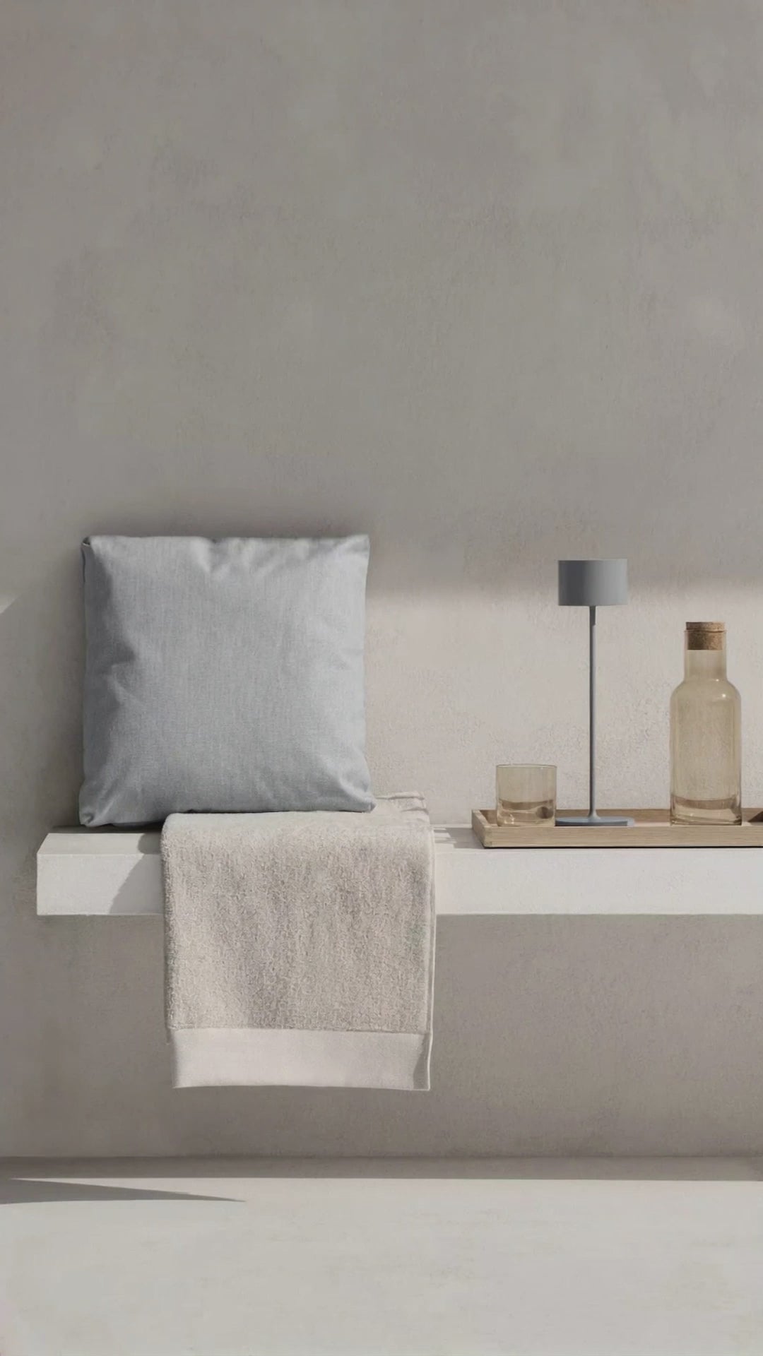 Blomus Lounger + Cushion Bundle - Stay Collection